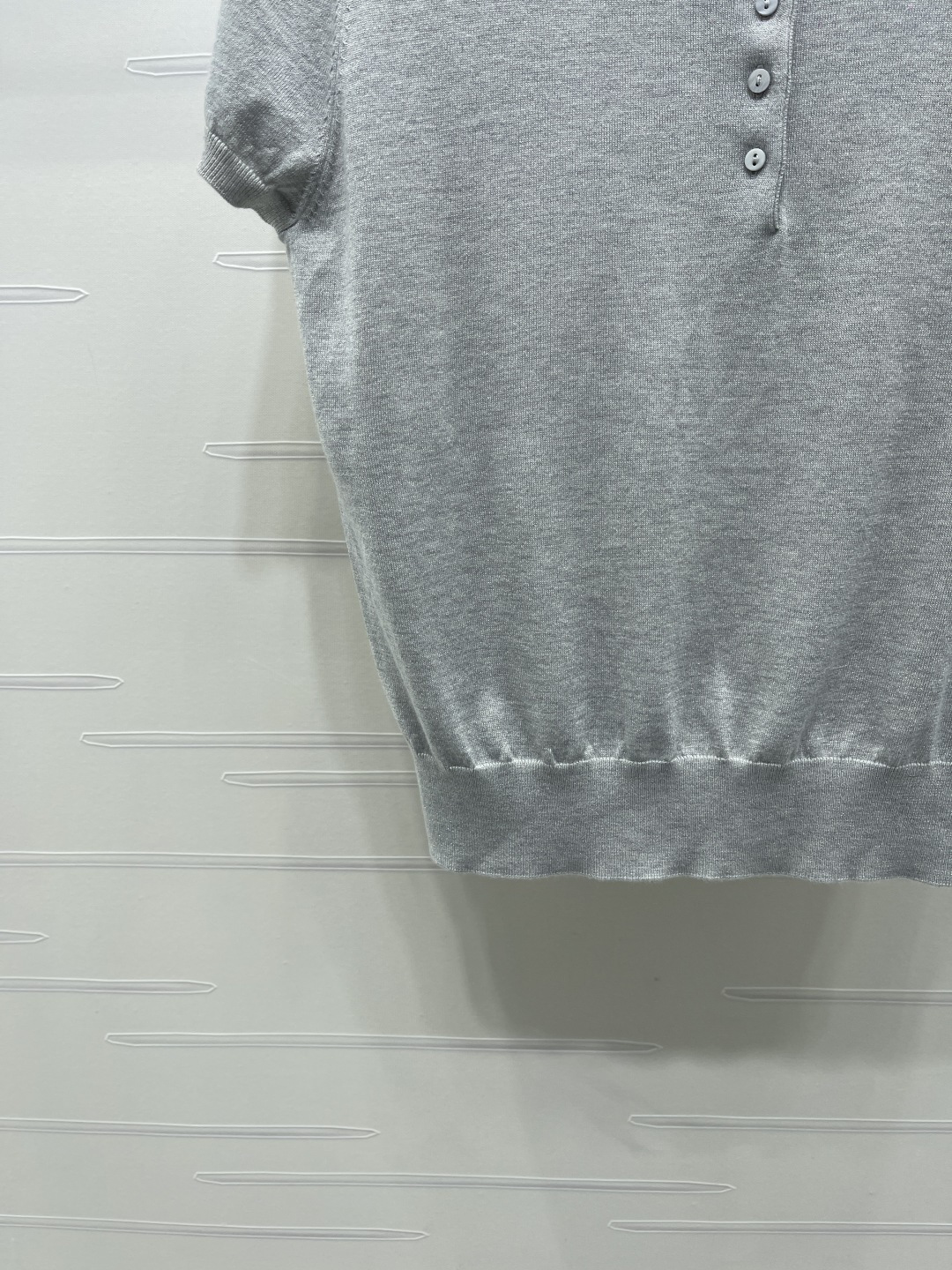 Women's short sleeves